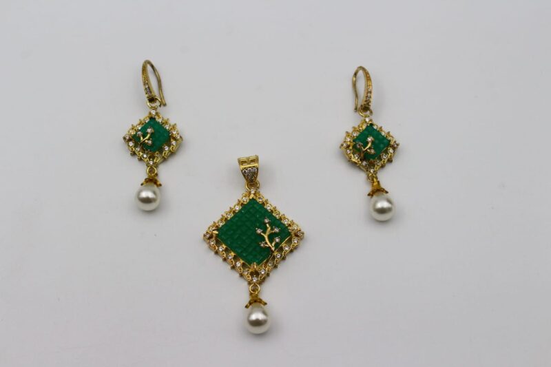 Drop-Style Large, Ornate Green Stone Top and a Pearl Drop Set - Image 3