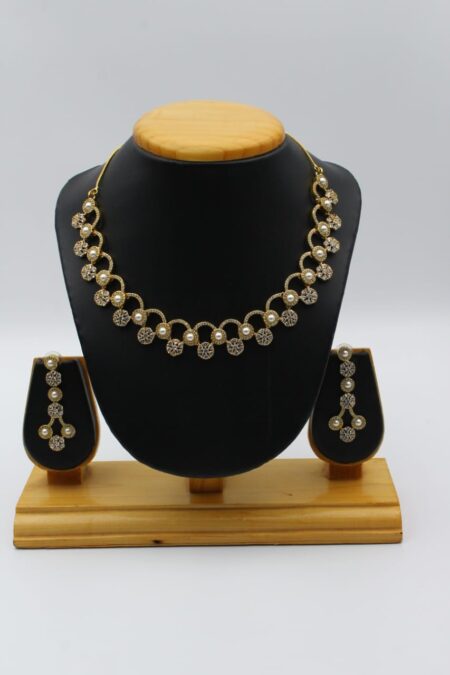 White Cubic Zirconia with Pearl Beads Necklace Set
